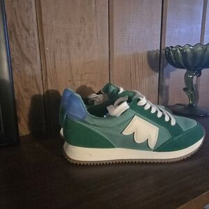 Birdies The Roadrunner Sneaker In Kelly Green Size 5 NWOT